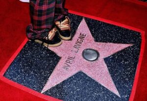 Avril Lavigne Instagram - Look Mom. I got a star on the Hollywood Walk of Fame ⭐️