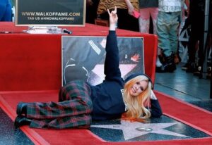 Avril Lavigne Instagram - Look Mom. I got a star on the Hollywood Walk of Fame ⭐️