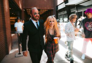 Avril Lavigne Instagram - Look Mom. I got a star on the Hollywood Walk of Fame ⭐️