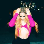 Avril Lavigne Instagram - 💖🖤