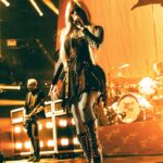 Avril Lavigne Instagram - Summer Tour 🧡💀🖤