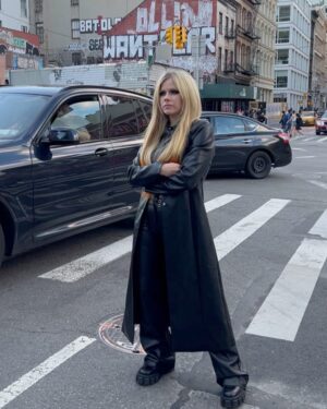 Avril Lavigne Instagram - 20 years later! This was another magical moment for me returning to the exact location of where I shot my debut album cover “Let Go” yesterday in New York City right before we played Madison Square Garden! Happy 20th anniversary “Let Go.” And thank you to all of my incredibly amazing and supportive fans that have shown me so much love over all these years.