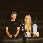 Avril Lavigne Instagram - We’ve been having a ball out here 🧡💀🖤 #bitemetour