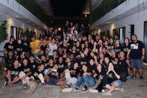 Awi Suryadi Instagram - And that's a wrap for Do You See What I See: First Love!

Thank you for indulging me for 24 days, I am one grateful director 🙏

@shenacinnamon @diandraagatha @sonia_alyssa @sarahfeliciaaa
@ratuurafa @jessicashainaa @yesayaabrhm 

@arfian @iwenrozari @cherrywirawan @oshindah @dimasbukanadit @ronalmailando @zohanhermansyah @tegoeh_makho_lightingman_