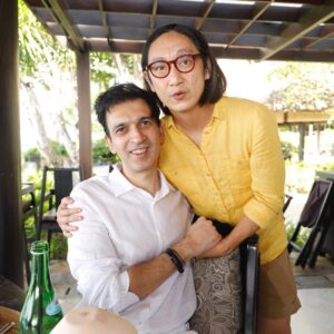 Awi Suryadi Instagram - Late post from MP50th:

Produser bagus mungkin ga cuma satu. Sutradara bagus juga banyak. Tapi yang fengshui-nya kayak kita, ga ada Pak! 😋 @manojpunjabimd 

Here's to breaking more records together!

Watch out for these two, plenty more to come!