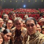 Awi Suryadi Instagram - 28-12-22 Malam Hajatan. Terima kasih @bankmandiri, Pak @airlanggahartarto_official atas dukungannya untuk film nasional 🇮🇩 🙏 KKN di Desa Penari: Luwih Dowo Luwih Medeni sedang tayang di bioskop! #kkndidesapenari #kkndesapenari
