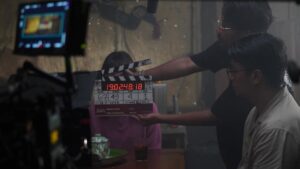 Awi Suryadi Instagram - 6 November 2022. Minggu Legi. Hari pertama syuting film @kisahtanahjawa @kisahtanahjawa_md Pocong Gundul di Yogyakarta.

Serentak gedor-gedor pintu bioskop setanah air mulai 21 September!