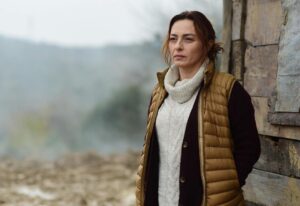 Ayça Bingöl Instagram - İlk fragman bu akşam saat 21.00'de @startv ekranında yayında, benim gibi yolunu gözleyenler?❤️ #kardescocuklari @goldfilmyapim @kardes.cocuklari