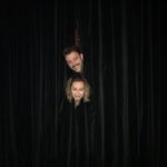Ayça Bingöl Instagram - Gözlerimiz kırmızı olsada güzeliz @bademcisalih 🤡 sahneyi pek severiz...