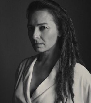 Ayça Bingöl Instagram - 🖤 @vogueturkiye