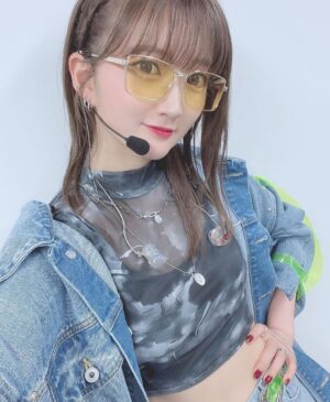 Aya Yamane Instagram - Day2もありがとうございました！
いつものシーズのパフォーマンスとは
一味違う美琴をお見せできたような気がします。
でも、もっと頑張ります。
8月のTIF、10月のライブ、12月の異次元フェス、
まだまだ美琴に会えるので
いろんな表情をプロデューサーさんに感じてもらえますように。
これからもずっと見ていてね☺️

#idolmaster #shiny #colors #アイマス #シャニマス #緋田美琴 #solo