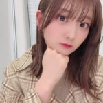 Aya Yamane Instagram – 8月もそろそろ終わり。
夏が終わる空気がちょっとだけ寂しいけど
やっぱり私は冬が好きなので
秋の匂いを楽しみに待っている。