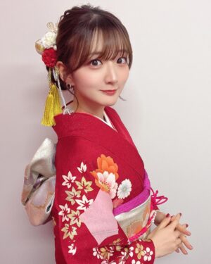 Aya Yamane Instagram - 新年あけましておめでとうございます！
今年は頑張りたいことがたくさんあります。
支えてくださる皆さん、応援してくれるやや担のみんなへ
しっかり良いパフォーマンスで感謝を届けられるように
芝居も歌も磨いていく1年にしたいと思います。
楽しく笑って頑張る！！生きるぞ〜！！
2024年もよろしくお願い致します！！！
#happynewyear #2024