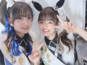 Aya Yamane Instagram - 『ウマ娘プリティーダービー5thEVENT ARENA TOUR GO BEYOND-GAZE-』DAY2
ありがとうございました！⭐️

めっかわギャルズたち🤟🏻❤︎
一緒にGSK⭐︎を披露できてとっても嬉しかったです！
間奏のパラパラはみんな真顔でやりました。いぇい。✌🏻

チーム青二！
このライブ期間中山根をたくさん励ましてくださった、
すごくすごく優しい先輩方です。
裏で不甲斐ないところをたくさん見せてしまったのですが
「大丈夫？」「頑張ろう！」ってずっと声をかけてくださって
本当に感謝でした。。かっこいい先輩に、私もなる。
ありがとうございました...！！

今回なかなか写真を撮るタイミングが無かったのですが、
時間がない中一緒に撮ってくれた皆様、
ありがとうございました🥰
大好きなみんなとまた一緒に出られるように、
もっと頑張ります！！
ウマ娘のみんなは本当にかっこよくて優しくて頑張り屋さんです。
素敵なキャストの皆とこうやって一緒にいられて、
私はすごく幸せ者だって思った1日でした。

そしてダンサーさんも和太鼓チームの彩さんも、
素敵なパフォーマンスをありがとうございました！！💐🌟

そして足を運んでくださったトレぴの皆、
本当に本当にありがとう〜！！！
みんなのキラキラしたまなざし、ずっと忘れません🥰✨
またね〜！！！

#ウマ娘 #ウマ娘プリティーダービー #5th #live #名古屋 #gaze #ダイタクヘリオス