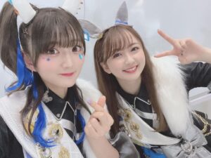 Aya Yamane Instagram - 『ウマ娘プリティーダービー5thEVENT ARENA TOUR GO BEYOND-GAZE-』DAY2
ありがとうございました！⭐️

めっかわギャルズたち🤟🏻❤︎
一緒にGSK⭐︎を披露できてとっても嬉しかったです！
間奏のパラパラはみんな真顔でやりました。いぇい。✌🏻

チーム青二！
このライブ期間中山根をたくさん励ましてくださった、
すごくすごく優しい先輩方です。
裏で不甲斐ないところをたくさん見せてしまったのですが
「大丈夫？」「頑張ろう！」ってずっと声をかけてくださって
本当に感謝でした。。かっこいい先輩に、私もなる。
ありがとうございました...！！

今回なかなか写真を撮るタイミングが無かったのですが、
時間がない中一緒に撮ってくれた皆様、
ありがとうございました🥰
大好きなみんなとまた一緒に出られるように、
もっと頑張ります！！
ウマ娘のみんなは本当にかっこよくて優しくて頑張り屋さんです。
素敵なキャストの皆とこうやって一緒にいられて、
私はすごく幸せ者だって思った1日でした。

そしてダンサーさんも和太鼓チームの彩さんも、
素敵なパフォーマンスをありがとうございました！！💐🌟

そして足を運んでくださったトレぴの皆、
本当に本当にありがとう〜！！！
みんなのキラキラしたまなざし、ずっと忘れません🥰✨
またね〜！！！

#ウマ娘 #ウマ娘プリティーダービー #5th #live #名古屋 #gaze #ダイタクヘリオス