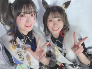 Aya Yamane Instagram - 『ウマ娘プリティーダービー5thEVENT ARENA TOUR GO BEYOND-GAZE-』DAY2
ありがとうございました！⭐️

めっかわギャルズたち🤟🏻❤︎
一緒にGSK⭐︎を披露できてとっても嬉しかったです！
間奏のパラパラはみんな真顔でやりました。いぇい。✌🏻

チーム青二！
このライブ期間中山根をたくさん励ましてくださった、
すごくすごく優しい先輩方です。
裏で不甲斐ないところをたくさん見せてしまったのですが
「大丈夫？」「頑張ろう！」ってずっと声をかけてくださって
本当に感謝でした。。かっこいい先輩に、私もなる。
ありがとうございました...！！

今回なかなか写真を撮るタイミングが無かったのですが、
時間がない中一緒に撮ってくれた皆様、
ありがとうございました🥰
大好きなみんなとまた一緒に出られるように、
もっと頑張ります！！
ウマ娘のみんなは本当にかっこよくて優しくて頑張り屋さんです。
素敵なキャストの皆とこうやって一緒にいられて、
私はすごく幸せ者だって思った1日でした。

そしてダンサーさんも和太鼓チームの彩さんも、
素敵なパフォーマンスをありがとうございました！！💐🌟

そして足を運んでくださったトレぴの皆、
本当に本当にありがとう〜！！！
みんなのキラキラしたまなざし、ずっと忘れません🥰✨
またね〜！！！

#ウマ娘 #ウマ娘プリティーダービー #5th #live #名古屋 #gaze #ダイタクヘリオス