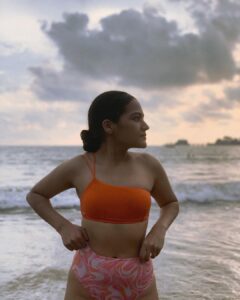 Ayesha Kaduskar Instagram - 🍊☀️