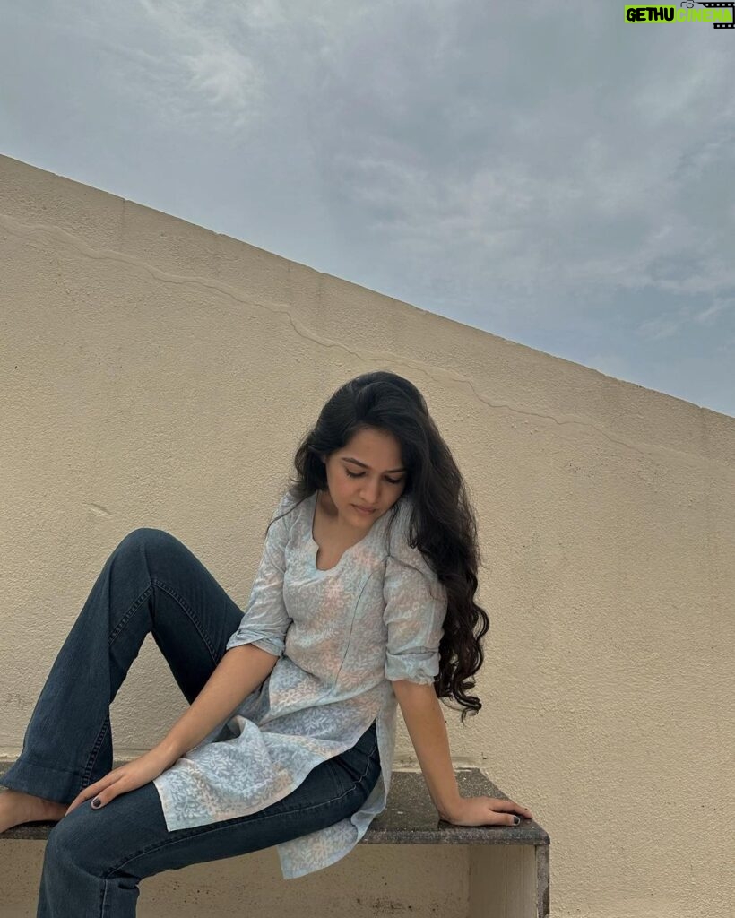 Ayesha Kaduskar Instagram - cloudy with a chance of sunshine?