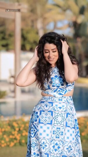 Ayten Amer Instagram - أنا توتتا فروتتا و حلوة و قطة 😺 مين هنا دلعها توتتا ؟ 
لينك الاغنية كاملة فى البايو 
#توتّا_فروتّا #توتا_فروتا #توتتا_فروتتا #totta_frotta#ايتن_عامر #تحبوا_اوريكوا #يلا_نولع_الصيف #ayten_amer #ayten3amer #aytenamer