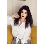 Ayten Amer Instagram – ♥️🖤♥️🖤التغيير مطلوب احيانا بس فى الاخر لازم الضحكة تحضر 😂😂😂😂

Makeup my @makeupby_marwayassin
Outfit by @its_shopping_time22