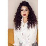 Ayten Amer Instagram – ♥️🖤♥️🖤التغيير مطلوب احيانا بس فى الاخر لازم الضحكة تحضر 😂😂😂😂

Makeup my @makeupby_marwayassin
Outfit by @its_shopping_time22