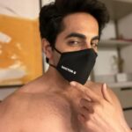 Ayushmann Khurrana Instagram - Doctor G ko ek saal ho gaya. A special film with special people. 🤍 👨‍⚕️ 👩‍⚕️ @rakulpreet @anubhuti_k @shefalishahofficial @sheeba.chadha @ayeshak_ @themadnomaddiaries @JungleePictures @zeemusiccompany