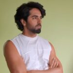 Ayushmann Khurrana Instagram - Ghazal toh sirf raat ko hee suni jaati hai. 🖤