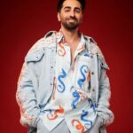 Ayushmann Khurrana Instagram - The K in Karam stands for KILLER looks and Kaafi dreamy personality 😎✌ #DreamGirl2 is now streaming on Netflix! #DreamGirl2onNetflix @writerraj @ayushmannk @ananyapanday @ektarkapoor @shobha9168 @balajimotionpictures @gaurisathe #GovardhanAsrani @pareshrawalofficial @annukapoor @seemabhargavapahwa @vijayraazofficial @actormanojjoshi @rajpalofficial @nowitsabhi @oyemanjot @anirudh_k_sharma @zeemusiccompany