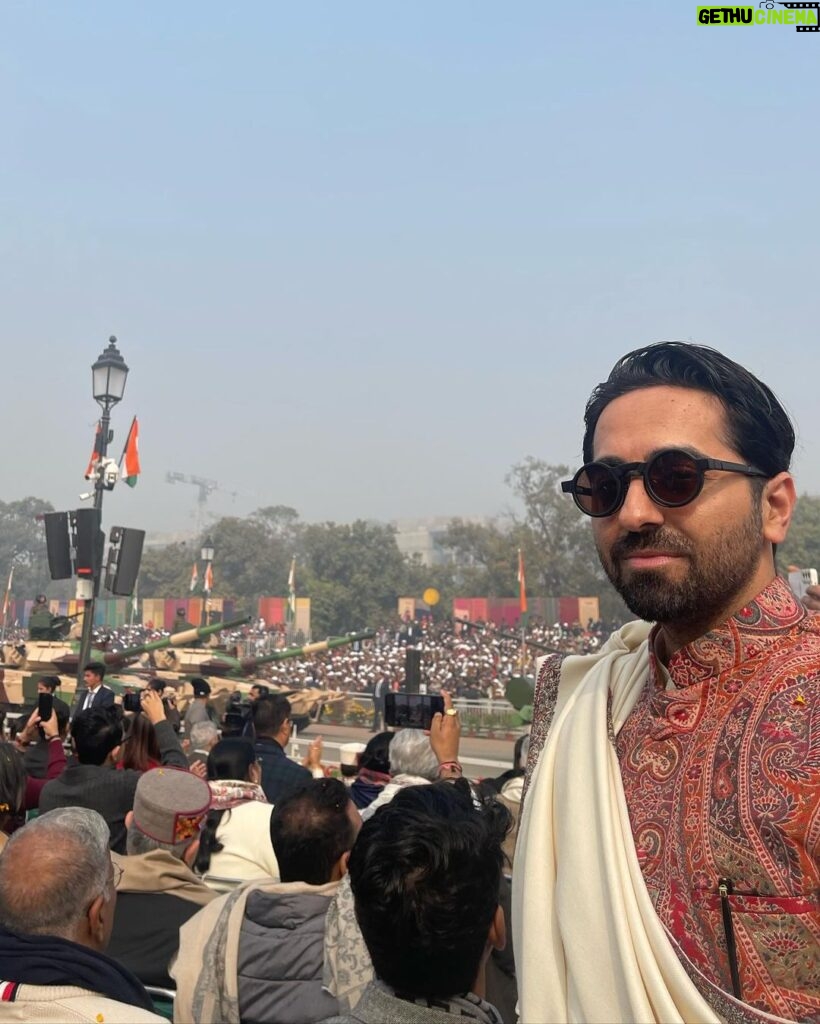 Ayushmann Khurrana Instagram - Honoured to witness the Republic Day Parade on the occasion of India’s 75th Republic Day. Took me back to my childhood days when I used to religiously watch this on Doordarshan every year with my entire family! Feeling incredibly nostalgic. Jai Hind! 🇮🇳🫡