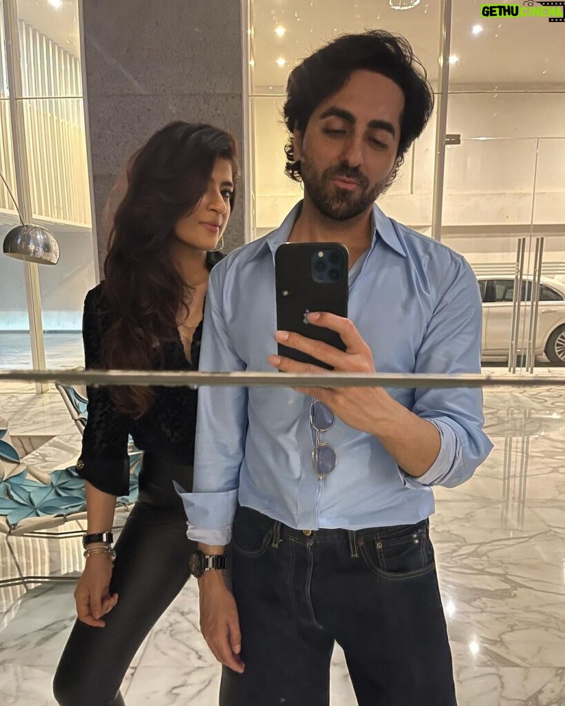 Ayushmann Khurrana Instagram - The girl I pulled by having samosa and chai at hut number 14 in Panjab University. ❤️ All the best for your debut at the @spokenfest today. 🙌 In love with your heart and spirit @tahirakashyap 🥹❤️ #WorldCancerDay