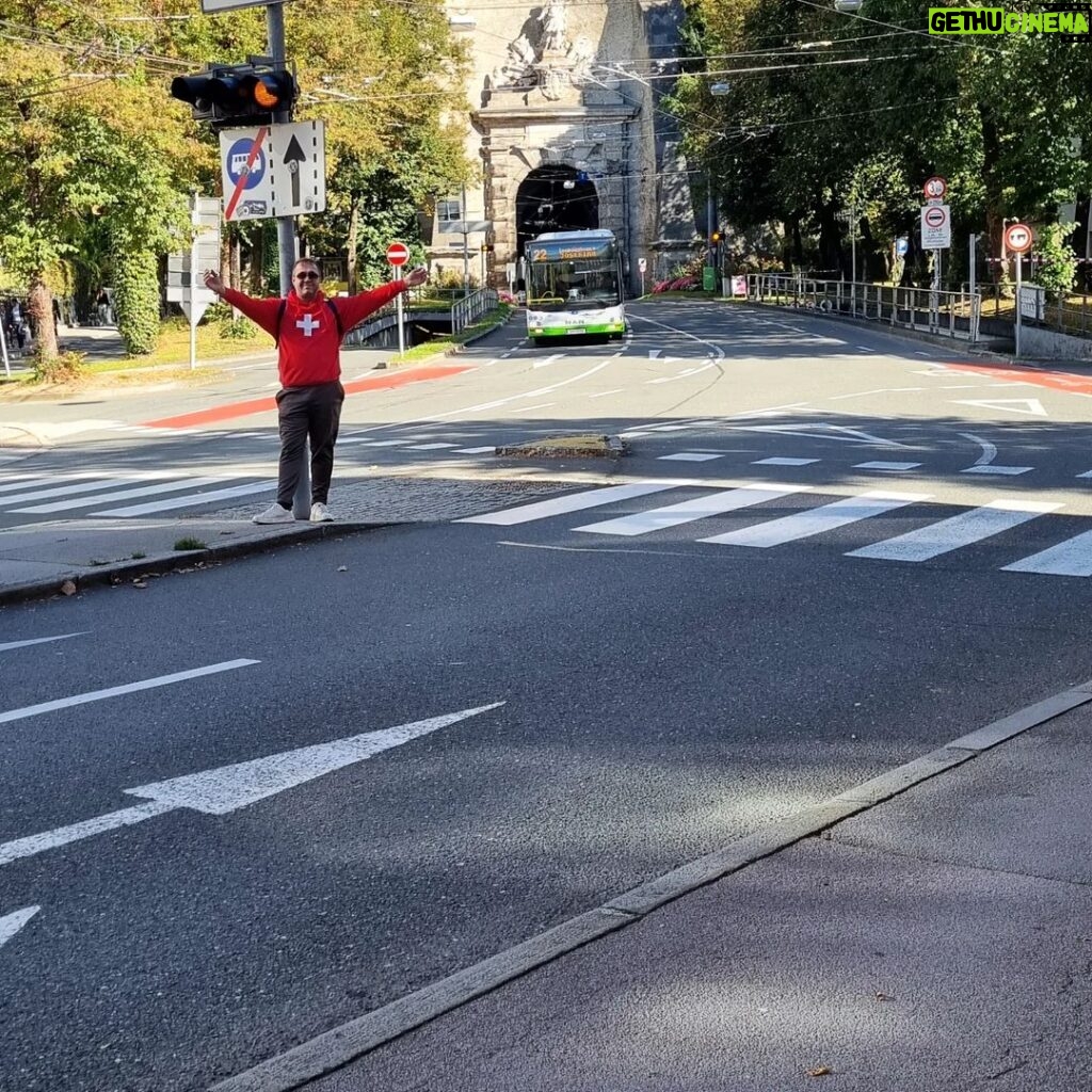 Azer Aydemir Instagram - Salzburg. Austria 🇦🇹 #october #vibes #eurotrip P.S. Salzburq kiçik nağıldır😍 Salzburg, Österreich