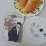 Aziz Kedi Instagram - gü nay dııın 💓👅 sanata biraz vakit ayıralım olmaz mı? tam yağlı ezine keçi peyniri ve marmarabirlik zeytine de... pazarınız çok iyi geçsin 👍💝 (saat gece 10 buçuk ama ben bir saat önce uyandım) (bugün günlerden ne lan?) 💂