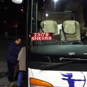 Aziz Kedi Instagram - 23:70, yolculuk için mükemmel bir saat.