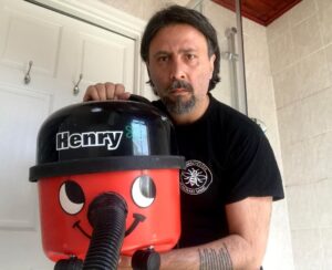Aziz Kedi Instagram - let me tell you of henry the faithful...