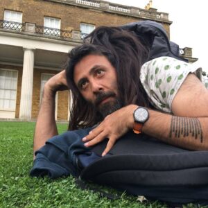 Aziz Kedi Instagram - kamboçya'dan sonra bisikletle sahra çölü'ne geçtim, oranın yerel halkıyla bjounti içerken... ne oldu nereye gidiyorsun?