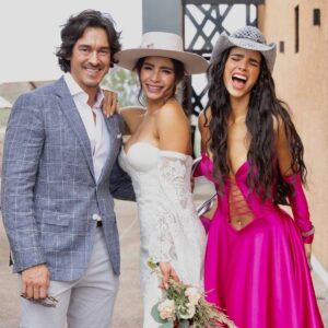 Bárbara de Regil Instagram - Este civil fue LO MÁS 💍♥️👰🏻‍♀️🤵🏻 
 @mikaderegil Y @jaco.bach 🥂 Salud por ustedes , por el corazón  tan bonito que tienen  y lo hermosos seres humanos que son ♥️ y ahora juntos WOW 🙏🏻