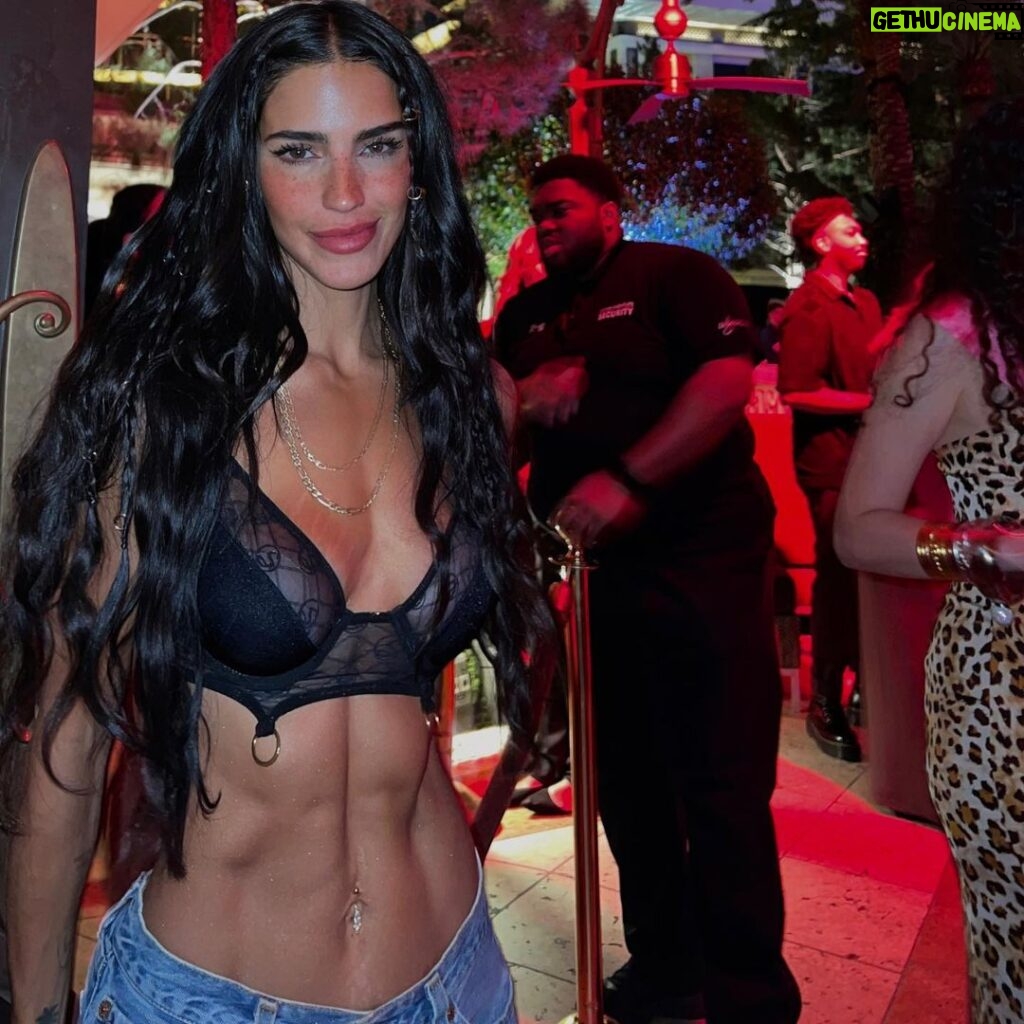 Bárbara de Regil Instagram - Carrete Honesto 💍👰🏻‍♀️🥂 Bachelorette Party @mikaderegil Las Vegas,nevada