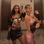 Bárbara de Regil Instagram - Desde que tenías 5 años tenías claro que querías 👗 Eres la mas apasionada por la moda y siempre supe que ibas a empezar con el pie derecho 🍀 Por que eres la más disciplinada …. Mi primer outfit en colaboración con @five.sins pero HECHO y CREADO POR TI … con todo y el rush de la universidad , clases de idiomas , piano … y tiempos - lo hiciste TÚ ♥️🙏🏻 el mío , el tuyo y el de la modelo 🗽♥️ Lo importante no es donde estuviste , ni en donde estas … lo importante es adonde quieres llegar Soy la MÁS orgullosa de ti @marderegil._ y te apoyare siempre para que trabajes en todos tus sueños ♥️ Eres La Niña más talentosa que conozco ♥️ @five.sins @onxsetny @fashionweekonline La ultima foto describe la realidad del cansancio jajajajja pero felices Rockefeller Center - Top of The Rock Observatory Deck