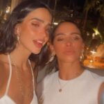 Bárbara de Regil Instagram - El viernes en la tarde mientras hacia pruebas de cámara para un nuevo proyecto me dijeron que tenía libre el sábado … tome un vuelo a las 8 pm para llegar de sorpresa a la despedida de soltera @mikaderegil ( ULTIMO VIDEO 😢. LLOREN CONMIGO DE VER SU REACCIÓN AL VER QUE LLEGUE ) Solo fui 1 día pero valió TODA LA PENA , te amo hermana ❤️ y la pase INCREÍBLE CON TODO EL TEAM Cabo San Lucas, Mexico