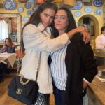 Bárbara de Regil Instagram - Mi mamá : guerrera , despistada , alegre , divertida , intensa , repetitiva , preocupona , amorosa … Mi mamá , esa mujer que no cambiaba por nada ni por ninguna . Amo y agradezco lo que eres y lo que siempre luchaste por mi y mi hermana Feliz día mamita @barbaraalfaror