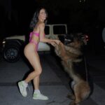 Bárbara de Regil Instagram - Nunca voy a olvidar esta experiencia que me regalo Kai ( segunda foto ) y Enzo el papa ( tercera foto ) Fueron 6 perritos - ya 4 meses después regalamos a 5 🐾 A 5 familias que conozco y quiero y se van a AMARLOS y cuidarlos como yo lo haría , la que se quedó conmigo fue Hakuna 🦋 Btw : después de esta experiencia ya todos mis perros esterilizados 😅 Mexico