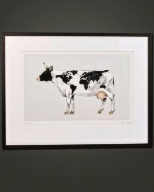 Babben Larsson Instagram - Ett av dom sista exen av Lasse Åbergs omåttligt populära litografi World Cow (se på hennes teckning så ser ni varför) är skänkt av konstnären själv till Stadsbrudskårens auktion nästa måndag. Buda online redan nu! Länk i bio!