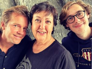 Babben Larsson Instagram - Sommarprat inpratat idag. Här med producent Henric Johnsson och tekniker Tim Kellerman. Sänds lördag 5 augusti!