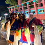 Bae Hyun-jin Instagram - #봉산탈춤다모여라 #제1회축제 #남산에서 봉산사자와 격렬하게 보낸 낭만달밤🌛 마당극의 대가 김종엽 선생님 봉산탈춤 보존회 윤기종회장님 그리고 축제홍보대사 배우 손병호님 모두 봉산탈춤의 대가들이신데- TV로만 뵙던 대배우님들과 멋진 하루 보냈습니다 ♡ #집행위원장 #배현진 #얼쑤 #20년만에장구침