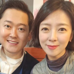 Bae Hyun-jin Instagram - 뜩국🥣머꼬 새해 복 많이 받자요

#배현진 #김성용 #송파팸 #힘내자💪
