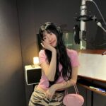 Bae Suzy Instagram - @jtbc.insta 서바이벌 프로그램 ‘R U Next ?’ 테마송으로 참여했어요 🎧 전속력으로 달려🏃‍♀️🏃‍♀️🏃‍♀️🏃‍♀️🏃‍♀️🏃‍♀️