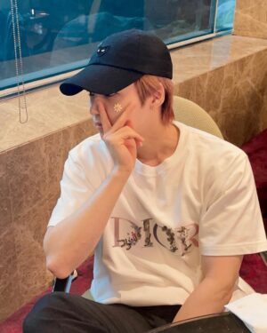 Baek Seo Hoo Instagram - ⠀⠀
🌼