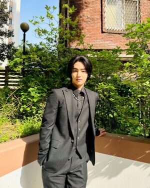 Baek Seo Hoo Instagram - ⠀⠀
오늘 밤도!!🧛🏻 #가슴이뛴다 
⠀⠀
⠀⠀
⠀⠀
⠀⠀
⠀⠀
@kbsdrama @wavve.official @amazonprime