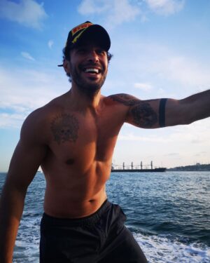 Barış Arduç Instagram - Freedom 🦀 😊