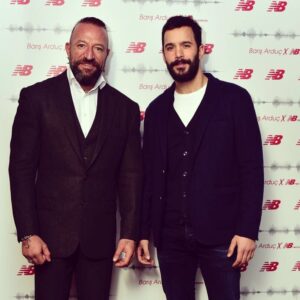 Barış Arduç Instagram - Bugün New Balance ile güzel bir işbirliği için bir araya geldik. Harika bir ekiple hazırladığımız #BarışArduçXNewBalance koleksiyonu Mart ayında sizlerle 👊🏽 @newbalancetr  #newbalancetr 😊